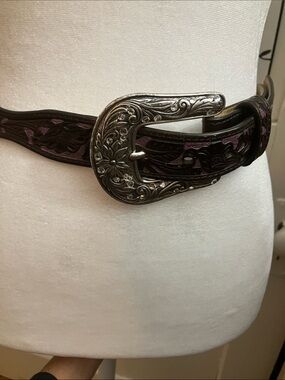 Ariat Embossed Leather Belt with Ornate Silver-Tone Buckle - Purple & Blck s 28